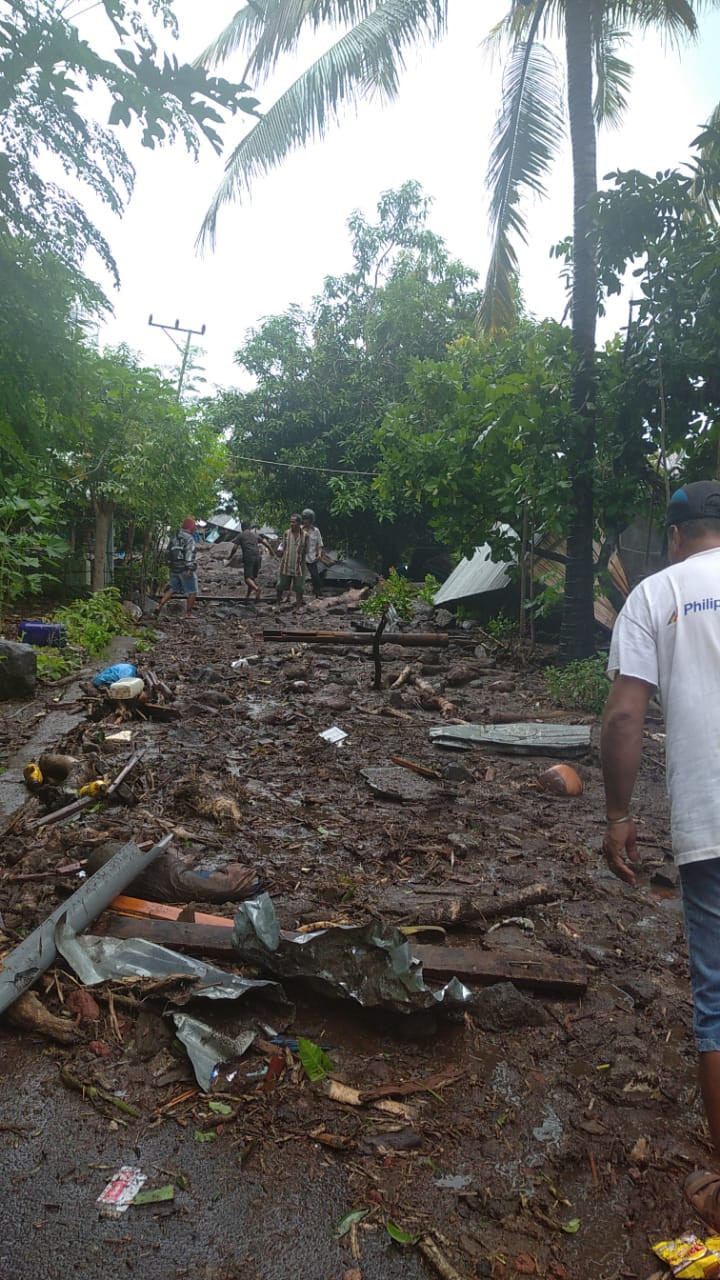 [Update] - Sebanyak 23 Warga Meninggal Dunia Ditemukan Pascabanjir Bandang Flores Timur