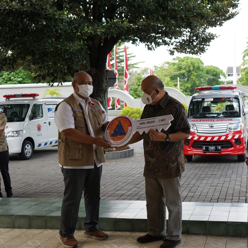 Pemerintah DIY Apresiasi Dunia Usaha atas Bantuan Ambulans dan Mobil Jenazah Covid-19