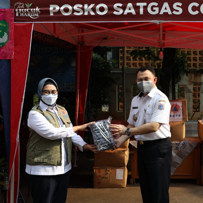 Optimalkan Peran Posko PPKM, BNPB Berikan Bantuan Masker dan Handsanitizer  di Kecamatan Matraman