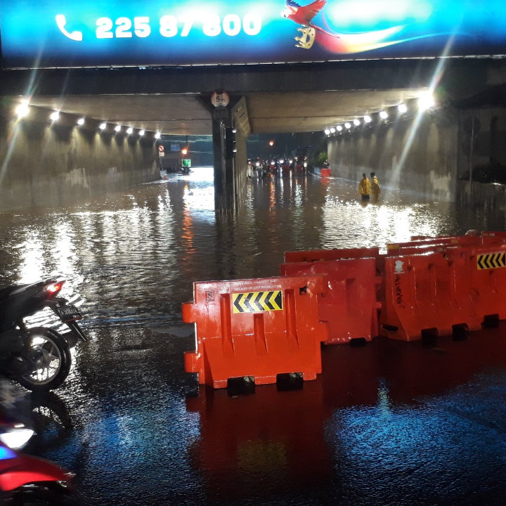 Hujan Selama Tiga Jam, Sejumlah Ruas Jalan di Ibu Kota Tergenang Air