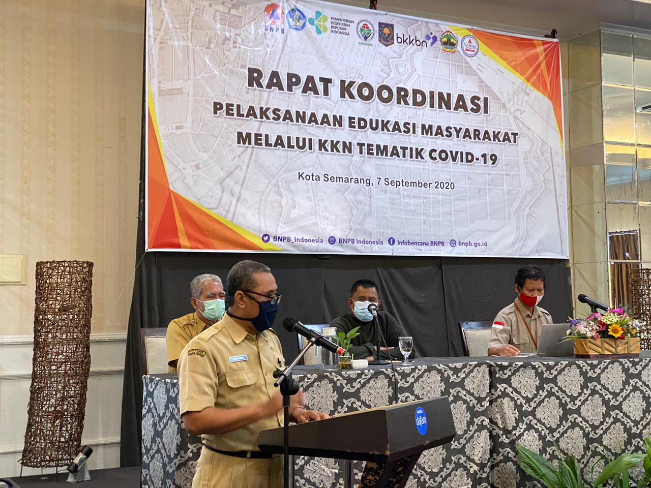 BNPB, Kemendikbud, dan Kemendagri bersama Pemprov Jawa Tengah Lakukan Monev Pelaksanaan KKN Tematik COVID-19 di Jawa Tengah