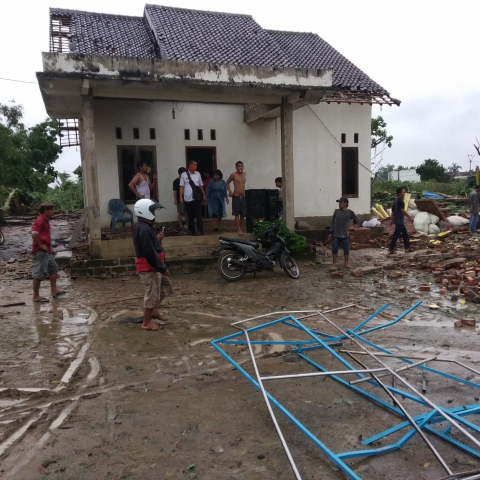 [Update] – Lebih dari 200 Rumah Warga Kabupaten Tulang Bawang Rusak Akibat Angin Puting Beliung