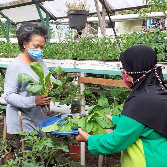 Gotong Royong Perkuat Ketahanan Keluarga Hadapi Pandemi COVID-19