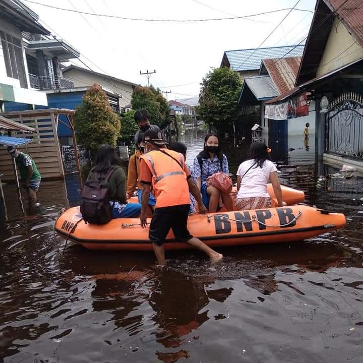 Banjir Kabupaten Sintang, Akibatkan Dua Orang Meninggal Dunia dan 24.522 KK Terdampak di 12 Kecamatan