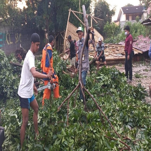 [UPDATE] - Sebanyak 152 Jiwa Terdampak Angin Kencang di Kota Cimahi