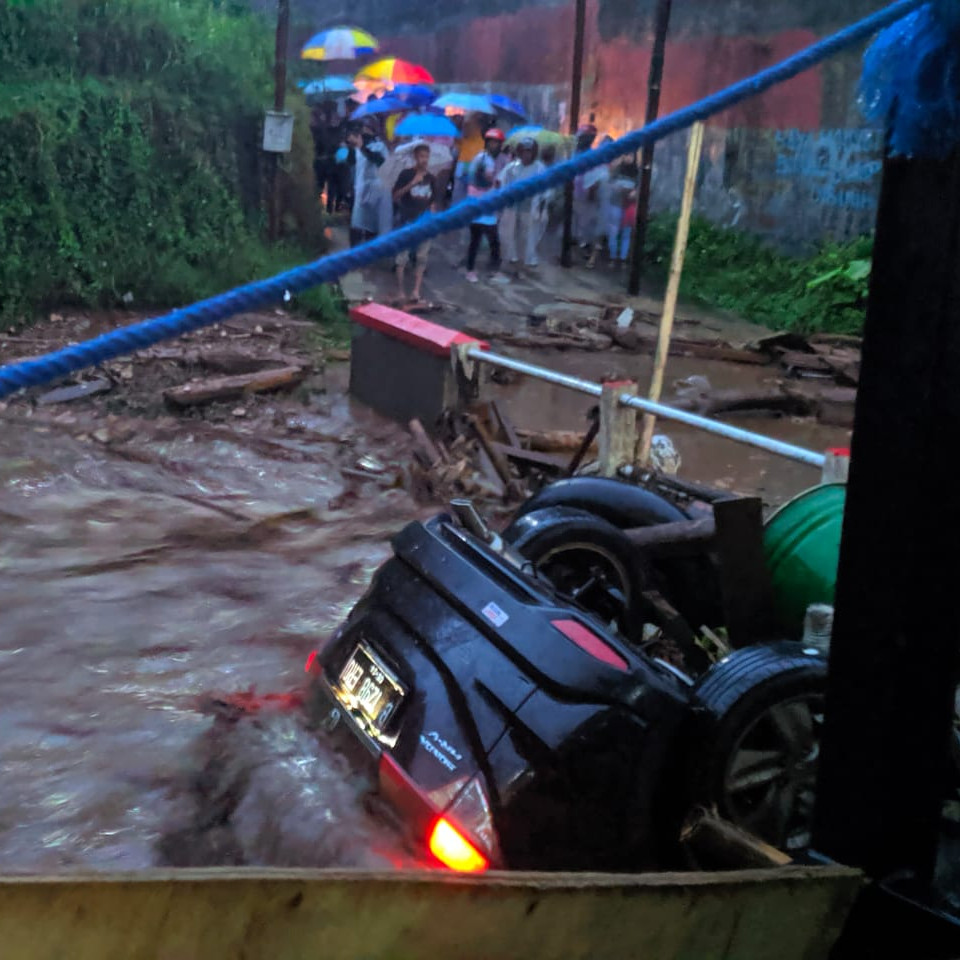 [Update] – Dua belas Rumah Hanyut Saat Banjir Bandang di Kecamatan Cicurug