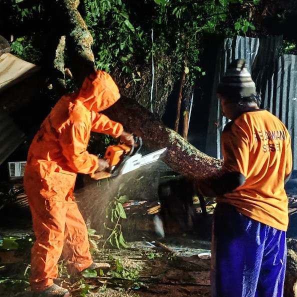 Tiga Warga Meninggal Dunia Akibat Angin Kencang di Wilayah Kabupaten Mojokerto