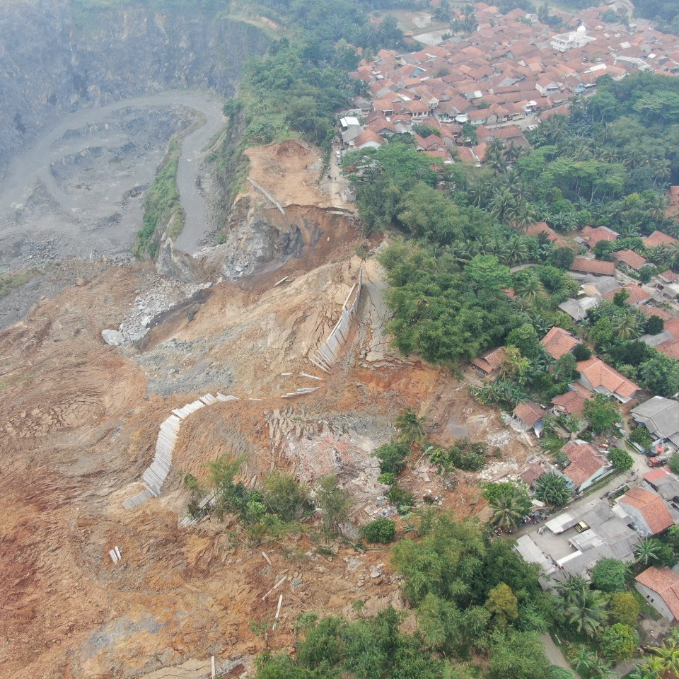 Merespons Longsor Bogor, BNPB Turunkan Mobil Komunikasi Satelit dan Lakukan Pemetaan Cepat Kawasan Terdampak