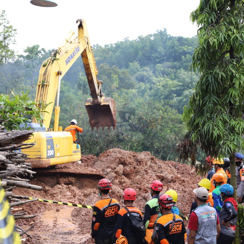 [Update] - Sebanyak 13 Korban Meninggal Dunia Berhasil Ditemukan  dan 6 Orang Masih Hilang Pascalongsor Desa Ngetos