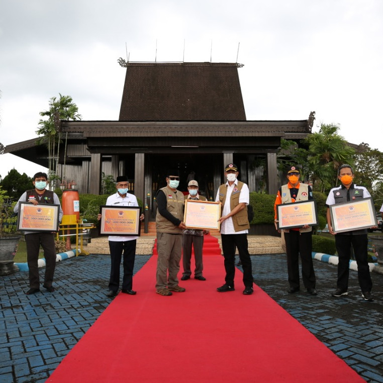 BNPB Serahkan Bantuan DSP Senilai 3,5 M untuk Penanganan Banjir Kalsel