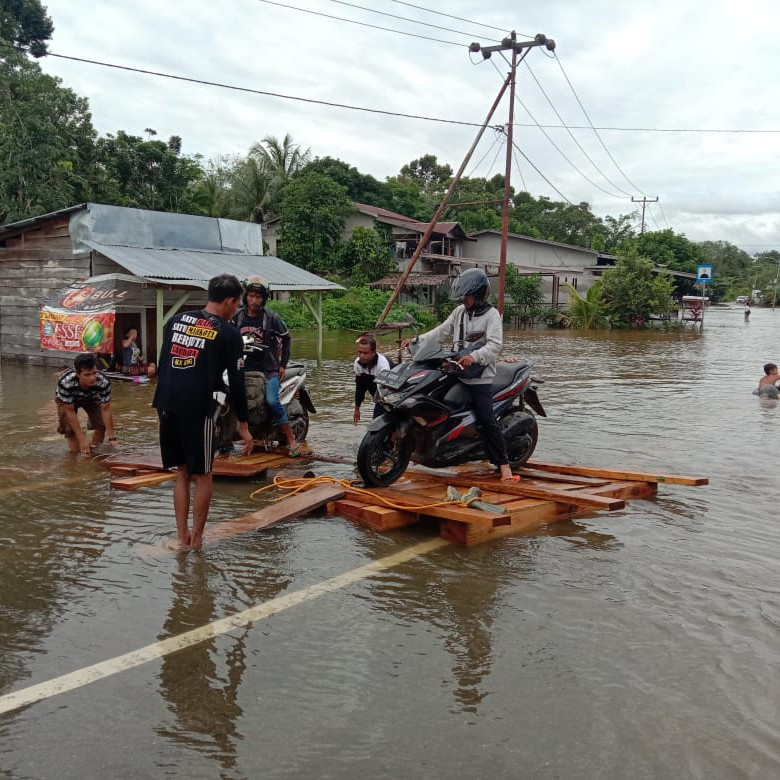 Banjir Kembali Genangi Warga Ketapang di Beberapa Titik Hingga 1,5 Meter