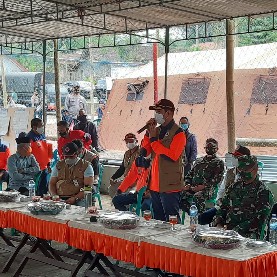 Tinjau Pengungsian Gunung Merapi di Boyolali, Kepala BNPB Ingatkan Protokol Kesehatan