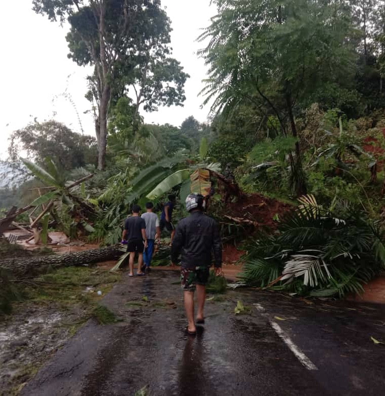 Bencana Tanah Longsor di Cianjur Telan Satu Korban Jiwa