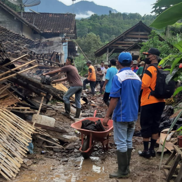 Empat Rumah Roboh, 270 KK Terisolir Akibat Tanah Longsor di Kabupaten Tulungagung