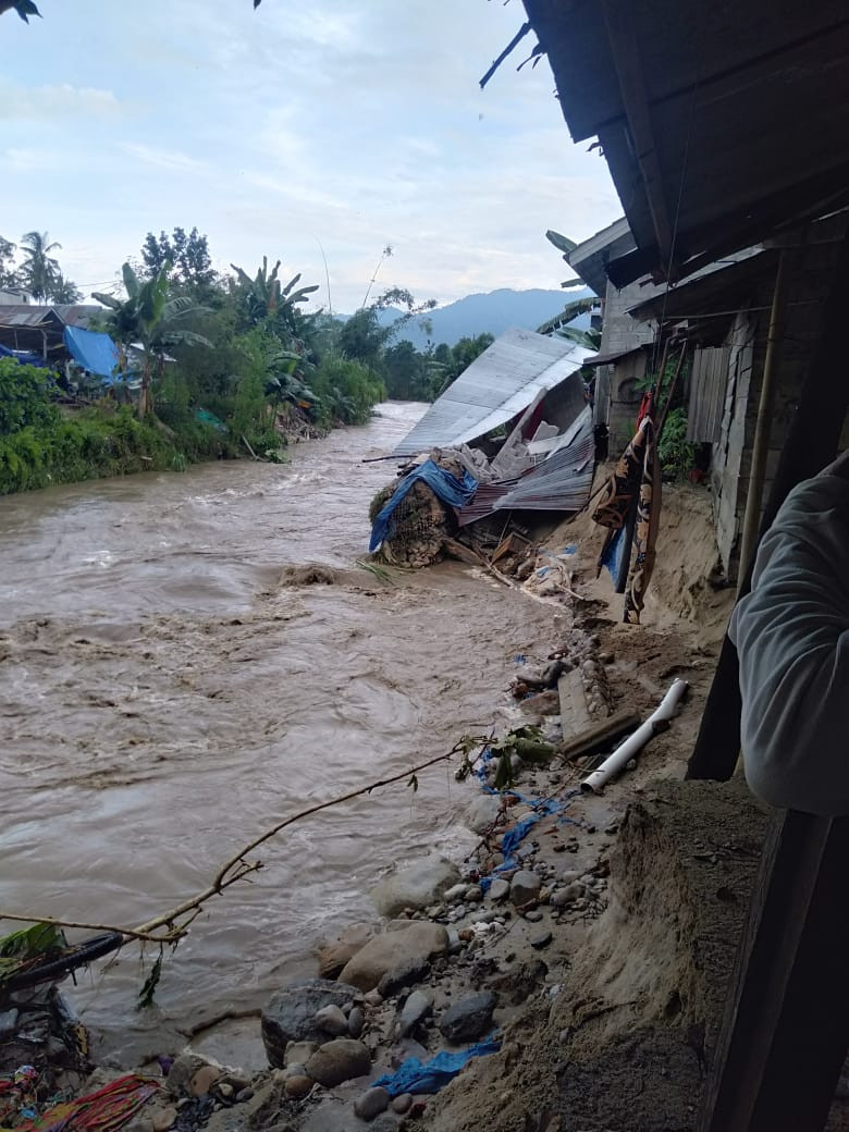 Sungai Tolai Meluap, Empat Rumah Warga Hanyut Terseret Arus