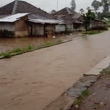 76 KK Terdampak Banjir Bandang di Kabupaten Bandung