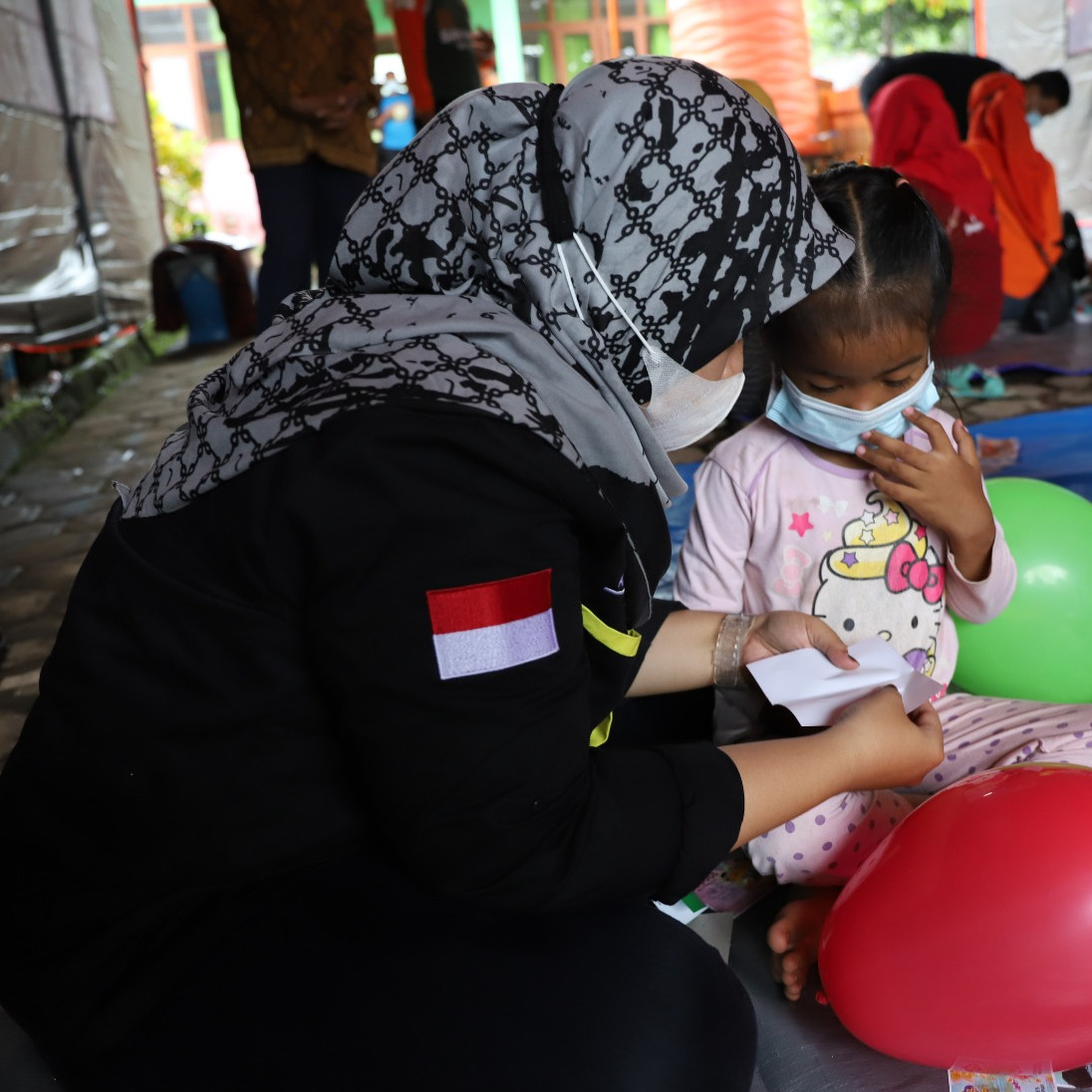 Anak-Anak Pengungsi Senang Diajak Bermain dan Belajar