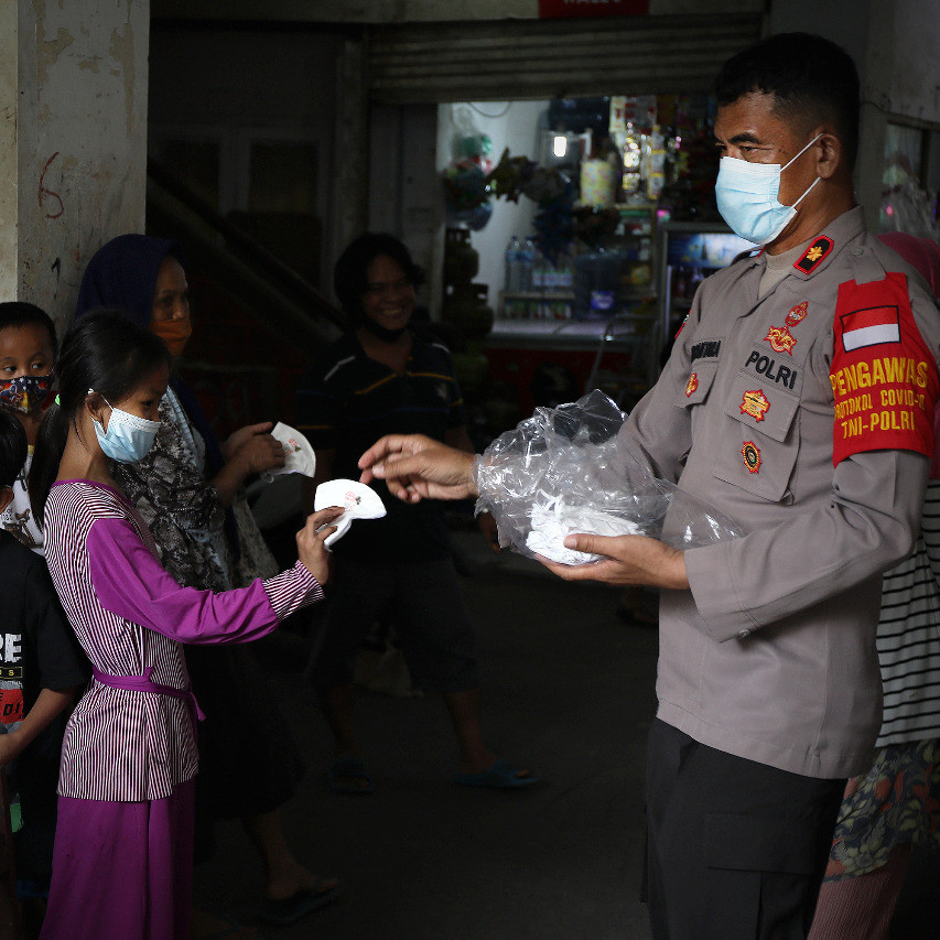 Babinsa dan Babhinkamtibmas Sebagai Ujung Tombak, BNPB Kembali Distribusikan Masker Sebagai Upaya Optimalisasi PPKM