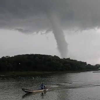 Angin Puting Beliung Terjadi di Perairan Waduk Gajahmungkur, Kondisi Aman Terkendali