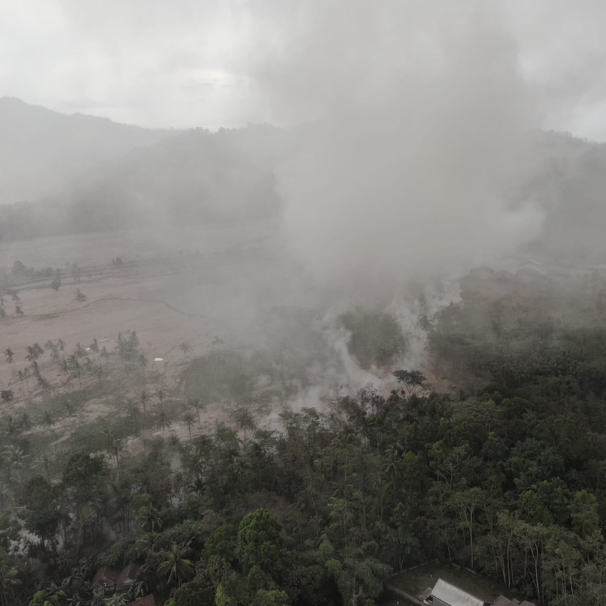 [Update] – Warga Mengungsi Akibat Letusan Gunung Semeru Sebanyak 3.697 Jiwa