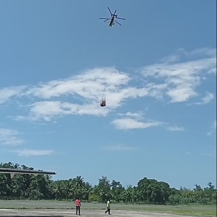 Sejumlah Desa Terisolir Pasca Banjir Bandang NTT, Terima Bantuan Menggunakan Heli