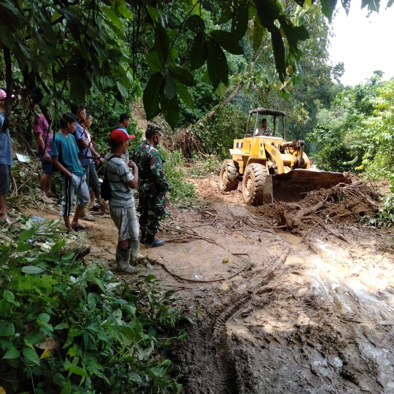 Angin Puting Beliung Rusak 45 Rumah Warga Dompu