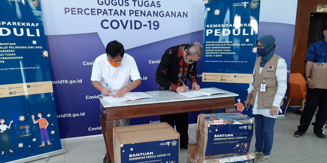 Kemenparekraf Beri Bantuan Alat Medis Perkuat Penanganan COVID-19