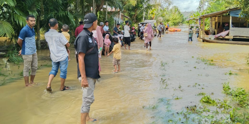 Banjir Kecamatan Kluet Tengah Surut Meski Masih Tergenang 30 cm