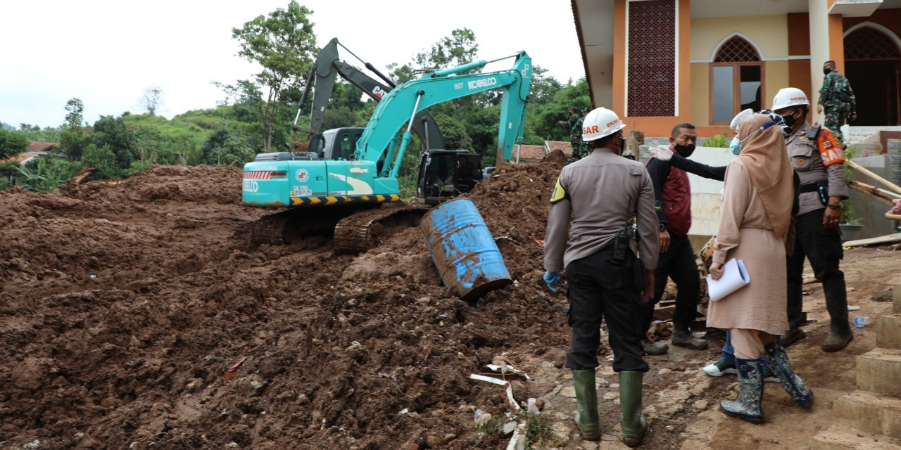 [UPDATE] - Sebanyak 29 Korban Meninggal dan 11 Orang Hilang Pasca Longsor Sumedang